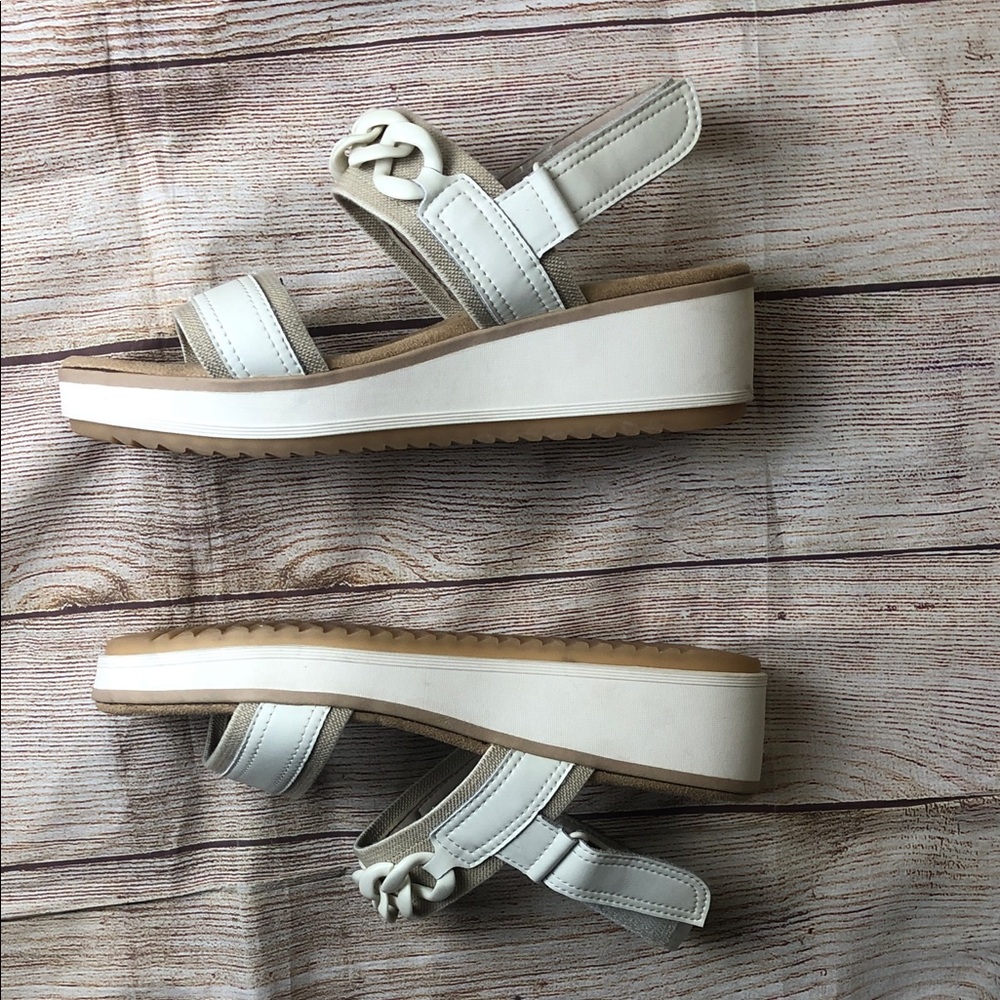 Clarks® Wrenly Eve Women's‎ Leather Wedge Sandals - Picture 4 of 6